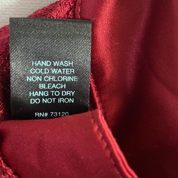 (A9) NEW Frederick’s of Hollywood lace bodysuit in burgundy, Size Small, NWOT - Picture 9 of 9